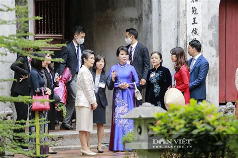 Ông sinh ngày 20 tháng 07 năm 1954, tại xã quế phú, huyện quế sơn, tỉnh quảng nam. Phu nhân Thủ tướng Nhật Bản Suga Yoshihide và Phu nhân Thủ ...