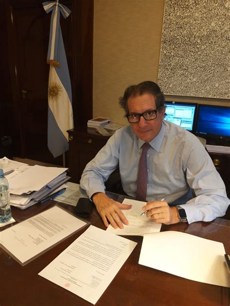 Create your logo design online for your business or project. El BCRA y el Banco Central de Rusia firmaron un memorándum ...