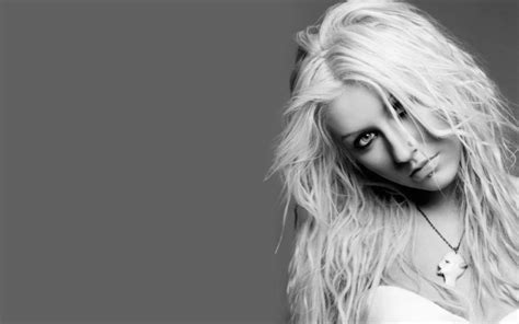Christina Aguilera Singer Woman Beauty Beautiful Model Blonde