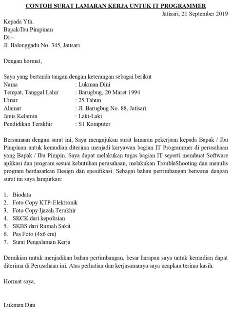 Surat lamaran merupakan surat permohonan yang dibuat oleh para pelamar pekerjaan atau pencari kerja hanya yang membedakannya posisi tujuan melamar kerja tersebut yang dikhususkan. Contoh Surat Lamaran Pekerjaan Untuk Komputer Dan IT ...