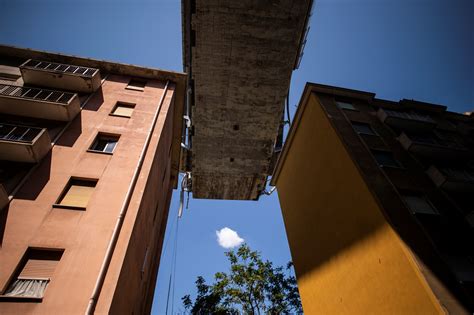 Ponte morandi, modificato il verbale sull'approvazione del retrofitting. "Noi che abitavamo sotto il ponte Morandi: dove dormiranno ...