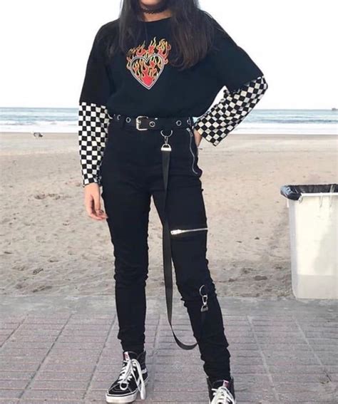 E Girl Outfit Picture In 2020 Egirl Fashion Retro Outfits Aesthetic