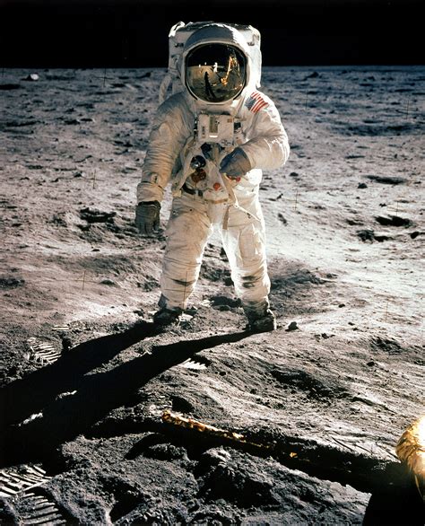 First Man On The Moon Briefmarke Weirdward Ho Hugh Downs First