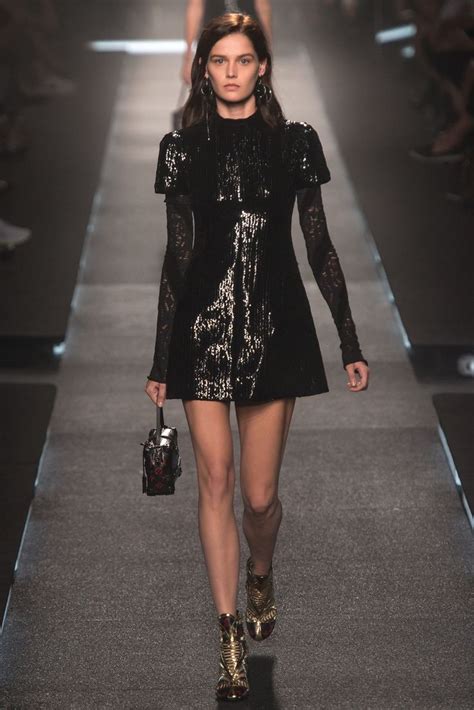 Louis Vuitton Spring 2015 Ready To Wear Fashion Show Fashion Paris Fashion Week Fashion Show