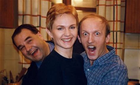 Serial „miodowe lata był emitowany na antenie telewizji polsat od 1998 do 2003 roku. Miodowe lata - serial na poziomie - Kobiece spojrzenie na ...