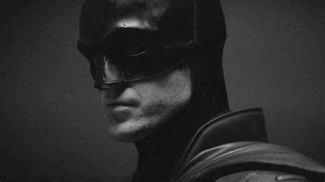 New Leaked Photos Of Robert Pattinsons Batman Suit Gamespot