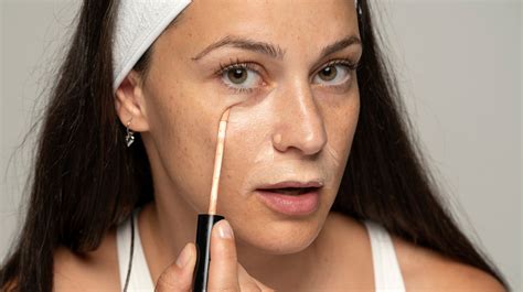 The Best Concealer For Dark Circles And Oily Skin
