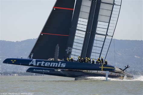 Artemis Racing Ac72 Boat Two Big Blue Schiff
