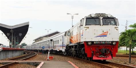 Jadwal kereta api stasiun tegal terbaru tahun 2021 untuk kereta api reguler tujuan ke surabaya pasarturi, surabaya gubeng, stasiun solo balapan. Kembali Layani Warga Cirebon Pekan Ini, Berikut Jadwal KA ...