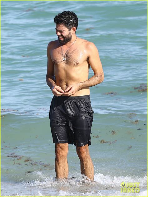 Adrian Grenier Shows Off Shirtless Beach Body In Miami Photo 3520865