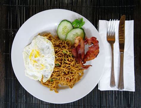 Cakap berbahasa inggris adalah nilai tambah untuk mendapatkan pekerjaan impianmu. Cara Membuat Mie Goreng Dalam Bahasa Inggris - Mind Books