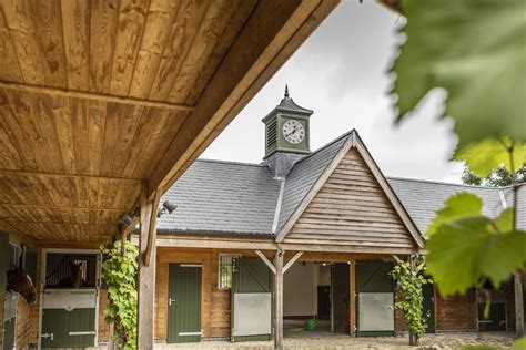Tour A Spacious H Shaped Barn In England Stable Style American Horse
