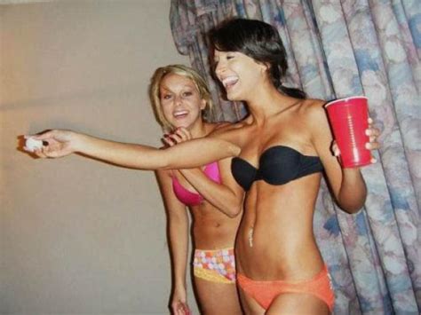 Girls Let Their Boobs Hang Out During Beer Pong 53 Pics Izismile