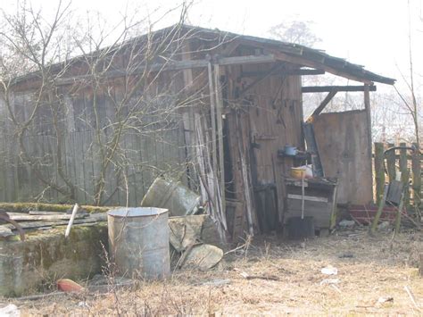 What is this message about? Pin by Aneta Kubiak on Terenin | Abandoned buildings ...