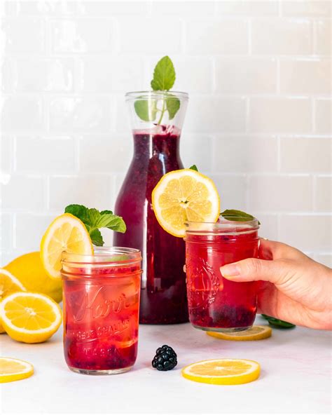 How To Make Healthy Homemade Blackberry Lemonade