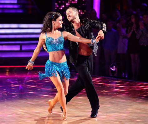 Ouch Danica Mckellar Breaks Rib During Dwts Rehearsal Dancing With