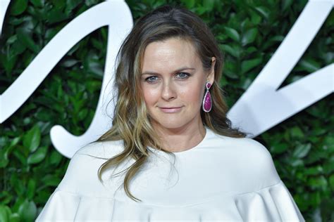Alicia Silverstone Admits She Hated Being 'The Aerosmith Chick' From ...