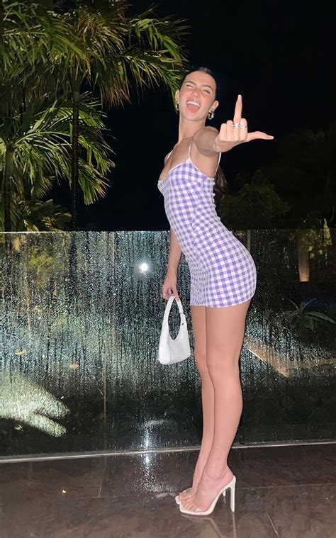 Charli d'amelio | Famosas guapas, Fotos mujeres lindas, Mujeres lindas