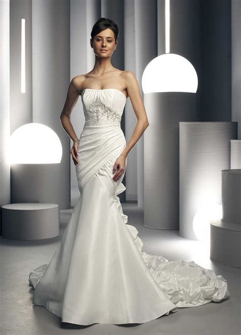 White Wedding Dresses Hairstyles And Fashion
