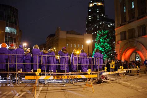 104th Annual Christmas Tree lighting begins Milwaukee's holiday season ...