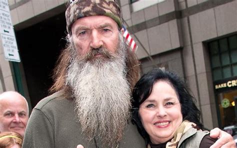 tmi duck dynasty patriarch phil robertson 69 boasts about sex life with wife miss kay