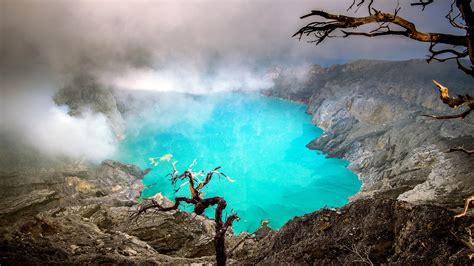 Java The Ijen Volcano And Its Acidic Lake Authentic Indonesia