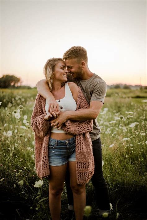 outdoor couples session engagement photo ideas and inspiration love couple couplesgoals