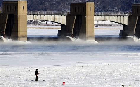 Record-breaking cold sends shivers through new year | WORLD