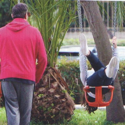 Η πιο μεγάλη έκπληξη, όμως, που ετοίμασε ο ρέμος για τους καλεσμένους του ήταν η παρουσία του ερος. Αντώνης Ρέμος - Υβόννη Μπόσνιακ: Με την κόρη τους γίνονται ...