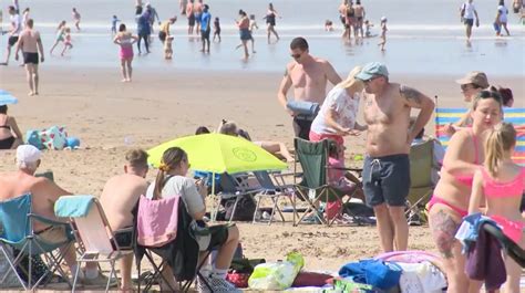 People Flock To Beaches Across The West Country On The Hottest Day Of The Year Itv News West
