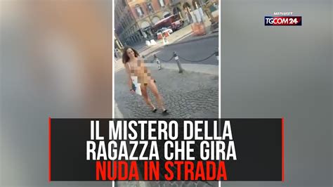 Ragazza Cammina Nuda In Strada Mistero A Bologna Blitztv