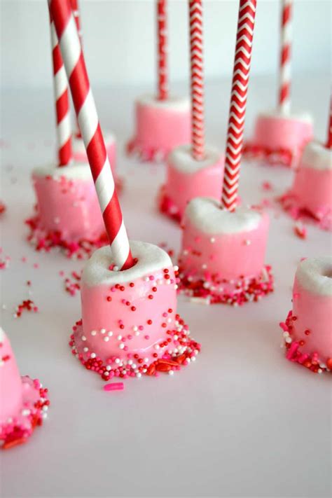 Click here to see all of these unique gift ideas and more valentine's day date ideas and gifts. Adorable Valentine Marshmallow Treats (Gift Bag Idea ...