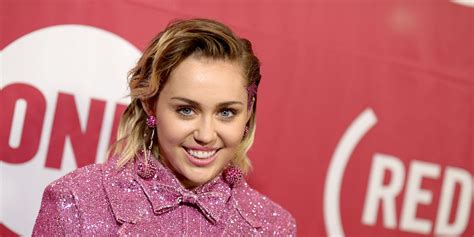 miley cyrus comes out as pansexual self