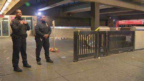 Nyc Subway Shooting Man Fatally Shot Inside Queens Subway Station