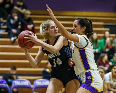 Girls basketball: Downers Grove North freshman Campbell Thulin shines