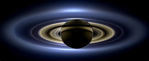 Cassini Reveals Saturn In Stunning 400000 Mile Wide