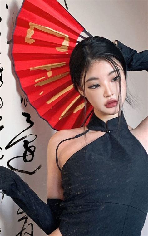 pretty asian beautiful asian korean girl asian girl angry girl foto fashion body poses