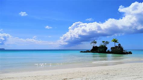 Boracay Reopens To The Public On October