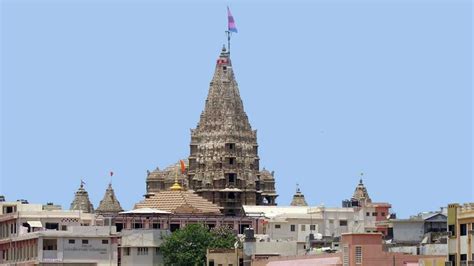 Shri Dwarkadhish Temple Dwarka Gujarat History And Interesting Facts