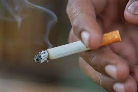 Researchers Call For Phasing Out Of Cigarette Sales In Australia