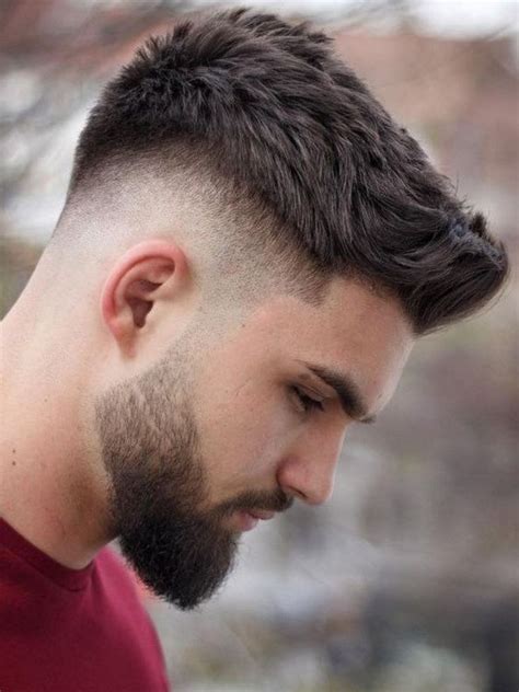 Peki en güzel erkek saç modelleri hangileridir, 2021 erkek saç modelleri yazımızı sizler için derledik. Baglamalı Saç Modelleri Erkek : Erkek kısa saç modelleri kataloğu - Tarz Erkek Saç Modelleri ...