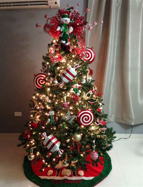 But don't go away, after these tutorials, we have a bunch more from some awesome bloggers so you can make your own diy candy christmas! Red and white christmas. Candy themed christmas tree ...