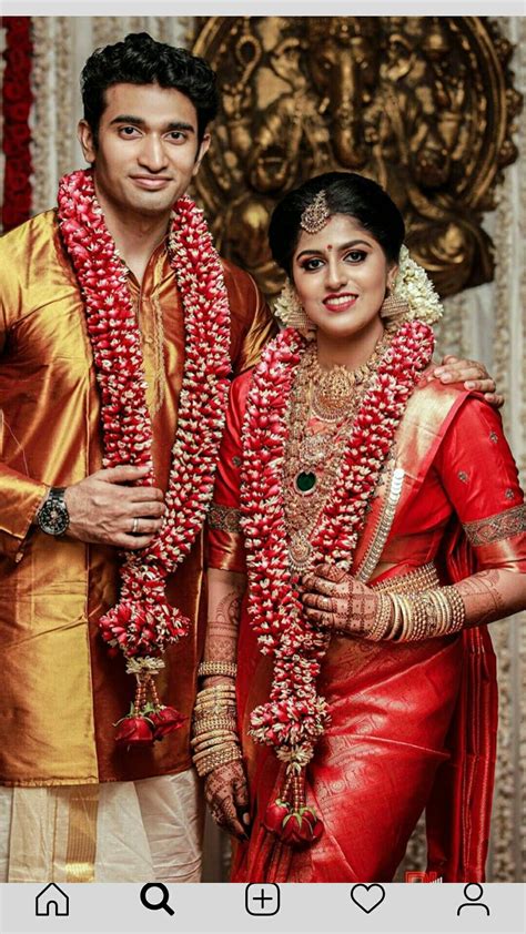 Pin By Annigsheela On Couple Photoshoot Kerala Bride Indian Wedding Garland Indian Wedding