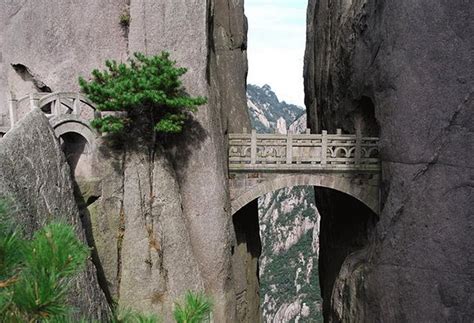 20 Of The Worlds Scariest Bridges That We Bet You Would Never Cross