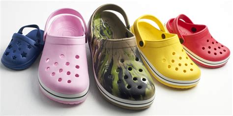 Boots, flats, loafers, clogs, sandals, heels, wedges, flip flops Бренд Crocs закрывает свои заводы и передает производство ...