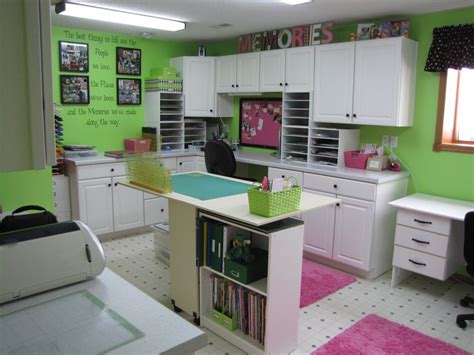 Craft rooms deserve a bold hand with color and glamour, so extend the accent shade you've chosen throughout the space onto your organization tools. Pin by Sue Holzbauer on Decorating Ideas | Craft room ...