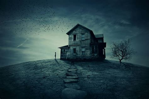 Haunted Houses Are The Worst — Here Are 7 Reasons To Stay Away From