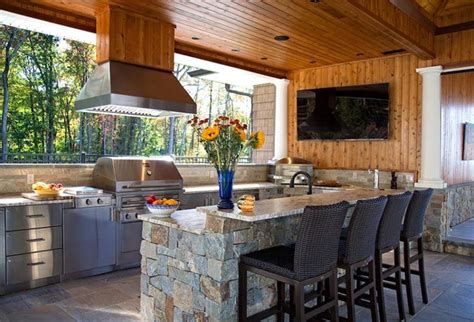 20 Outdoor Kitchens Perfect For The Summer Luxury Outdoor Kitchen