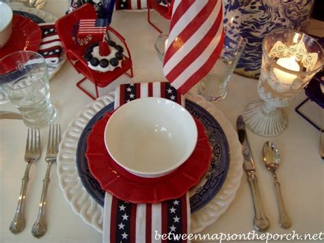A fresh and modern patriotic table setting with items from the dollar store and a quick and easy diy for eclectic style. 4th of July Party and Table Setting Ideas