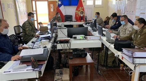 Una situación que sorprende en todas las elecciones son los famosos nacionales que tienen que realizar la labor de vocal de mesa, que en esta otros famosos que tendrán que cumplir con esta función son la actriz nacional lorene prieto, el futbolista luis pavez y el exintegrante de mekano. Dos vocales de mesa incumplieron cuarentena por ser ...